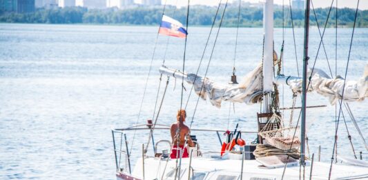 Santé oculaire en milieu marin : comment prévenir les risques chez les professionnels en Côte d’Azur ?