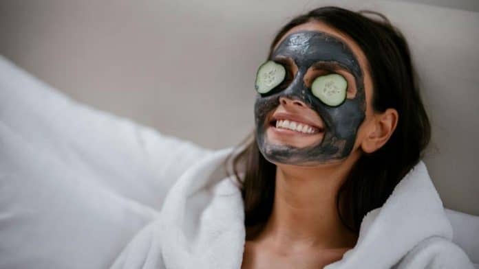 4 masques hydratants pour le visage DIY et naturels
