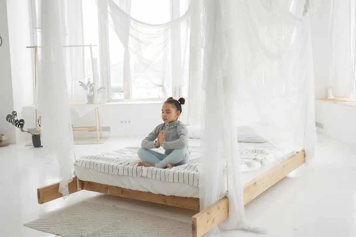 enfant moustiquaire