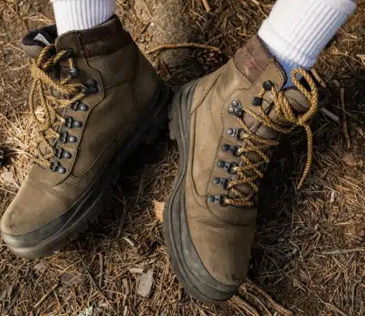 Bien choisir ses chaussures de sécurité anti-douleur selon les experts