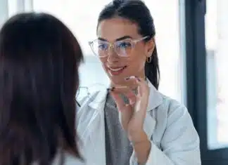 Bénéficier des conseils d’un opticien pour choisir vos lunettes