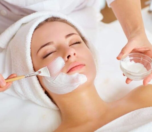 Les bienfaits insoupçonnés des cosmétiques marines fabriquées en Bretagne Les bienfaits insoupçonnés des cosmétiques marines fabriquées en Bretagne