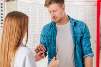 Comment choisir des lunettes de vue confortables et tendance ?