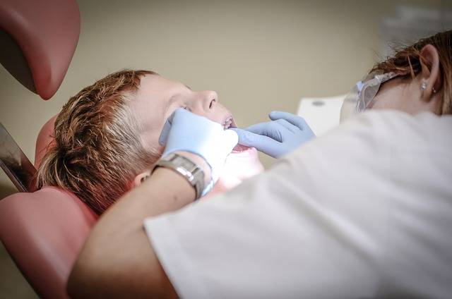 Comment éviter soins dentaires vous ruinent