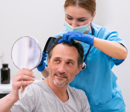 Experts en cheveux : comment ils diagnostiquent et traitent la chute ?