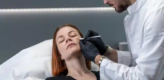 Rajeunissement facial : l’approche suisse avec l’acide hyaluronique injection dans les pommettes